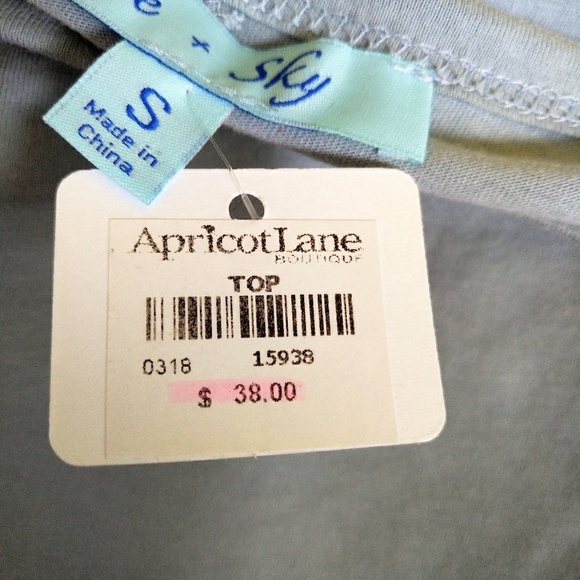 She + Sky🌌 Cage Sleeve Top Size Small - NWT - Picture 5 of 7